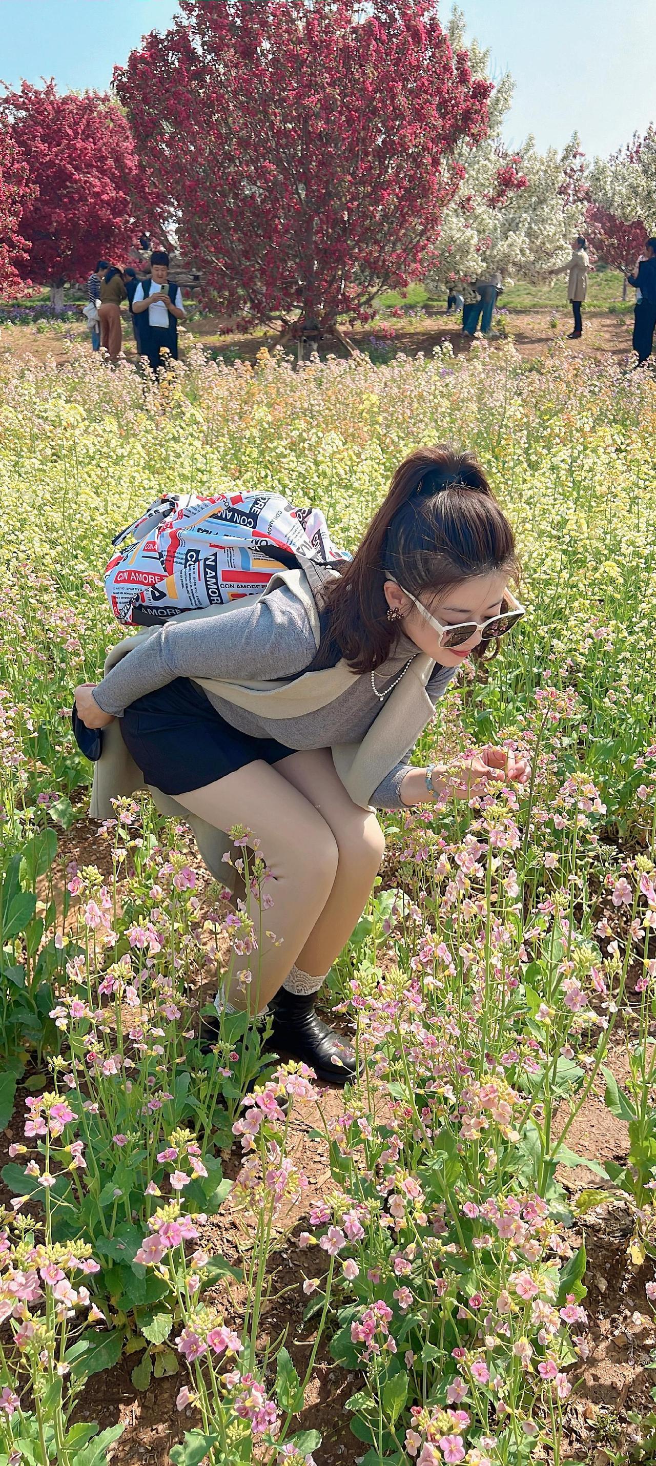 有春风拂面的温柔，也有美好故事的发生。