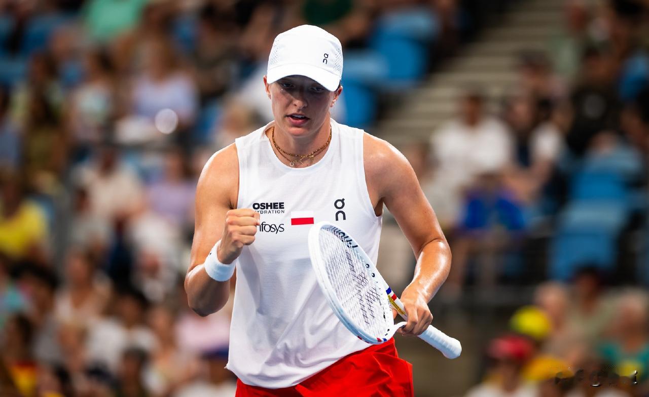 斯瓦泰克为啥哭着赢球？联合杯波兰队与澳大利亚队的1/4决赛，率先进行的女单比赛