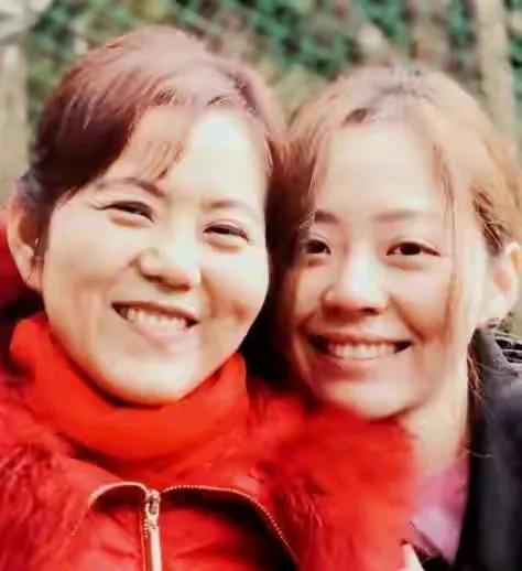 张靓颖这妹子，单纯又有才华，当年她可是爱惨了冯珂，经历婚姻失败的她闯过情关变得越