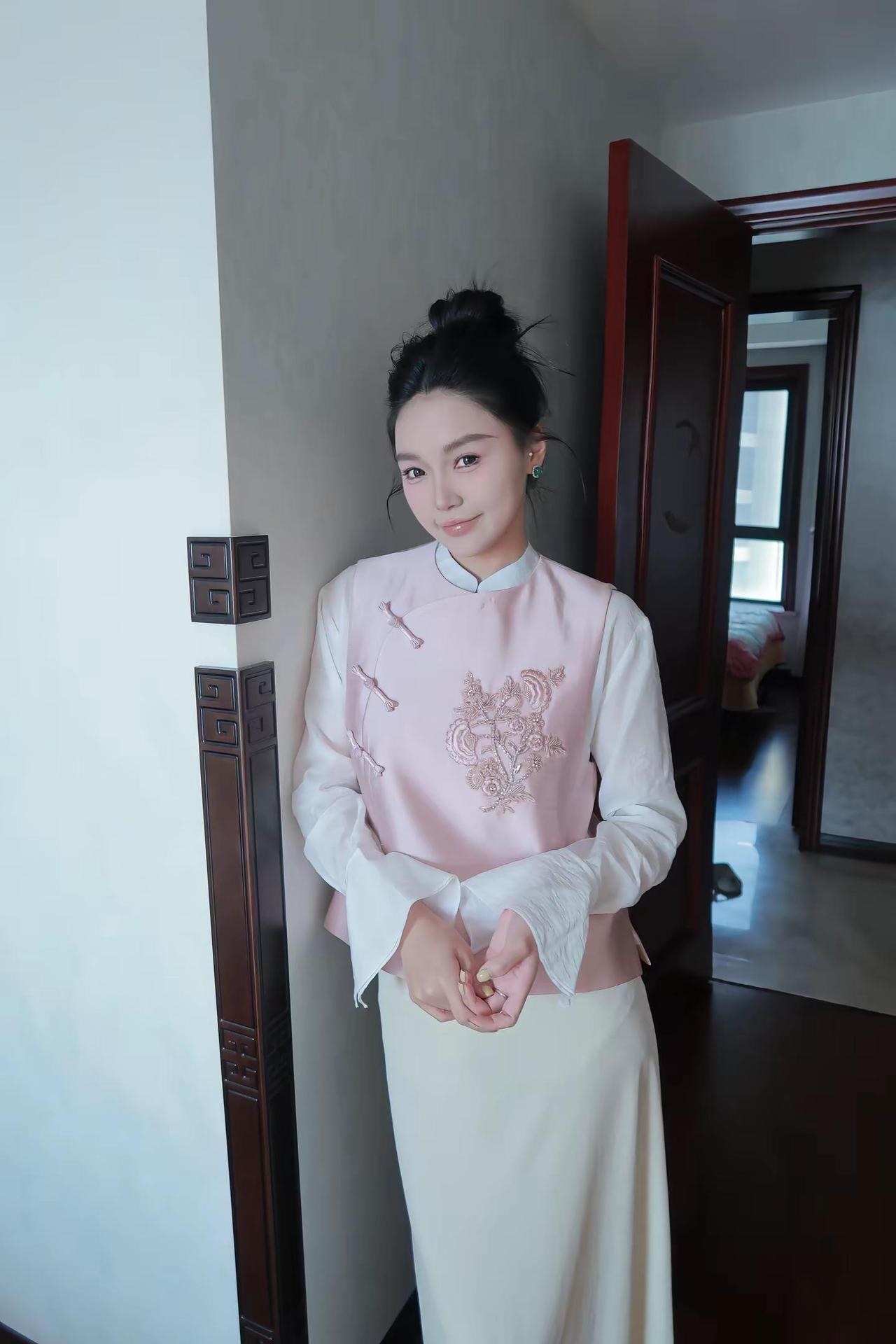 能在打扮的年纪好好打扮这不是很好吗