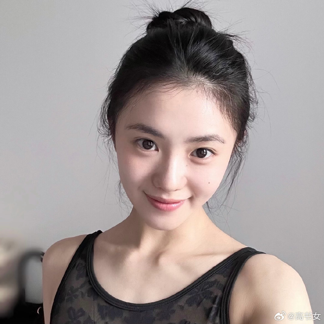 大胆开麦…真美女不适合网感妆，刘浩存真的越素就越美