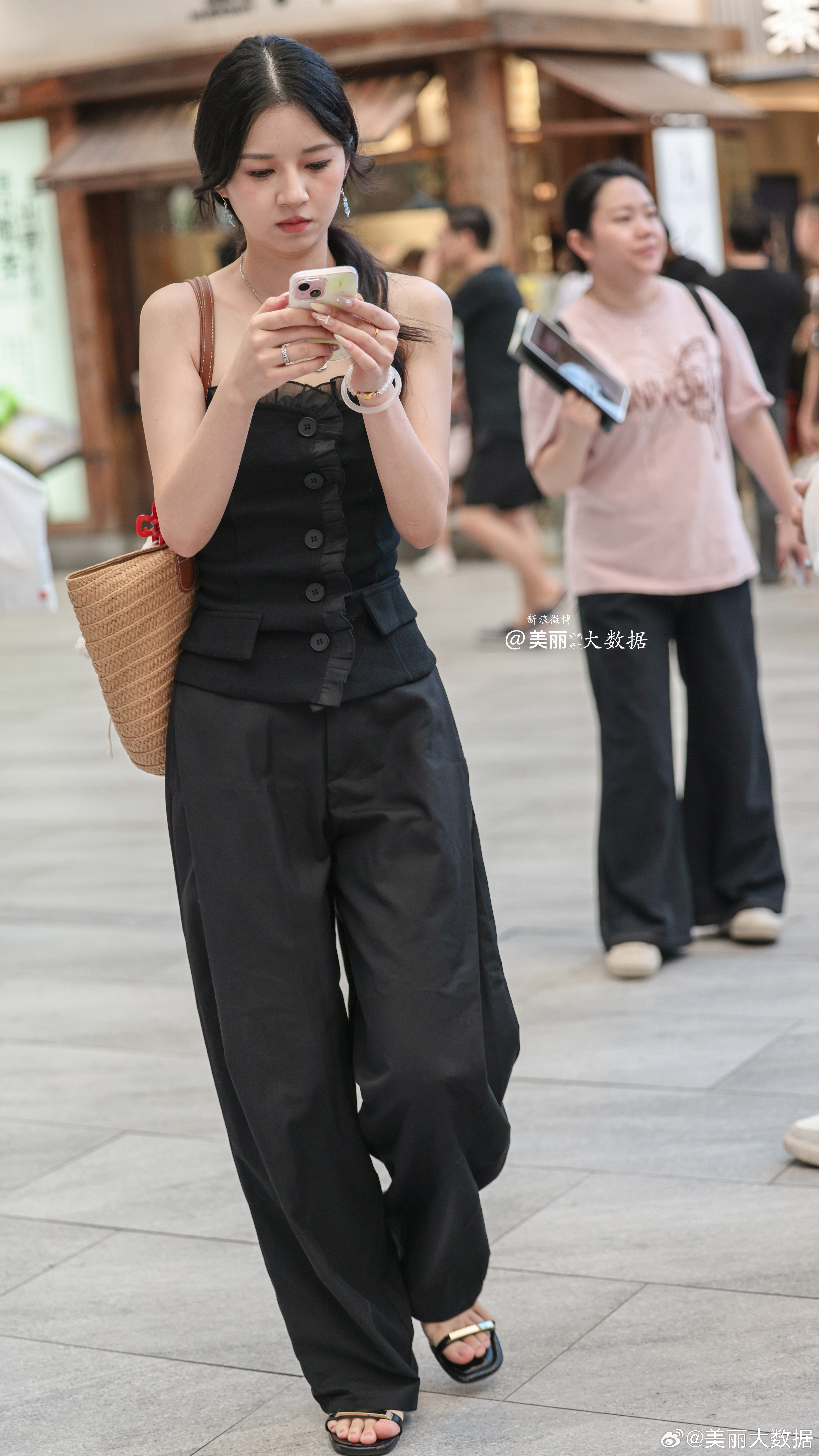 斜着构图也不错。。