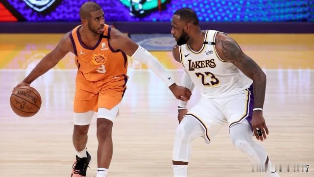 保罗比詹姆斯晚两年进联盟已退役，后者仍能砍三双保罗出人意料地宣布正式退役，这位