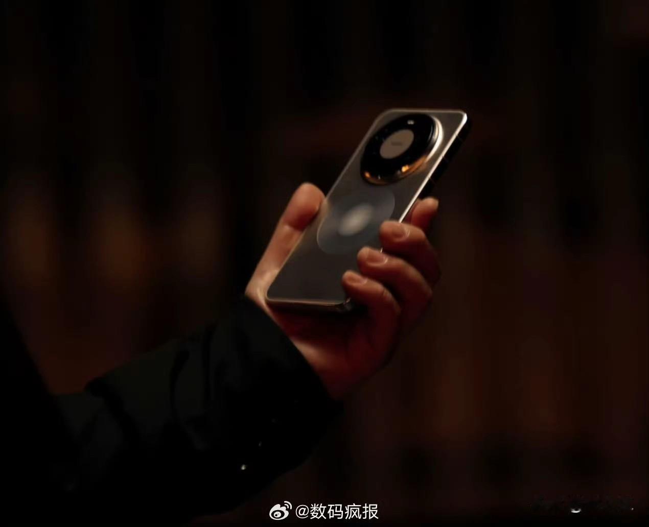 X7折叠屏及全场景新品发布会定档11月25日14:30，配文“它，来了！”。