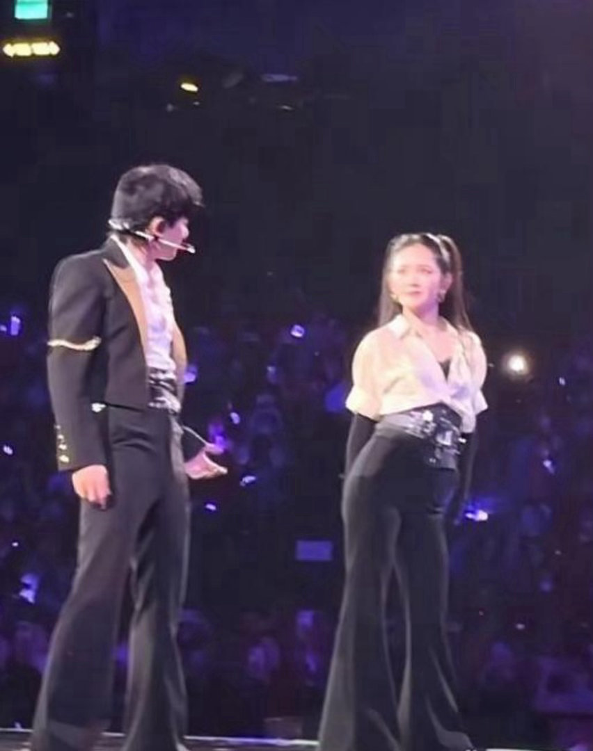 不是一家人不进一家门说的就是他们两个吧审美都如此相似
