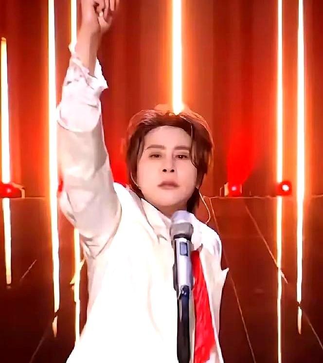 王濛在节目里当众黑脸，倪萍递的那颗软糖，她根本没接。倪萍看王濛分数垫底，好心