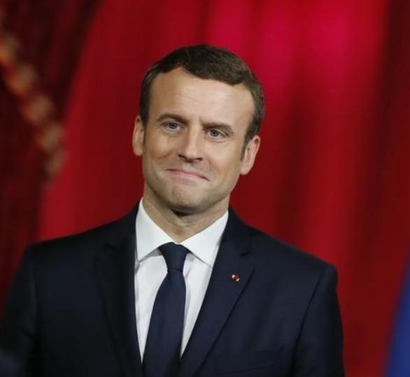 忘龄狂欢！马克龙在成都年轻20岁！成都让马克龙忘了岁数跑步，打球，和