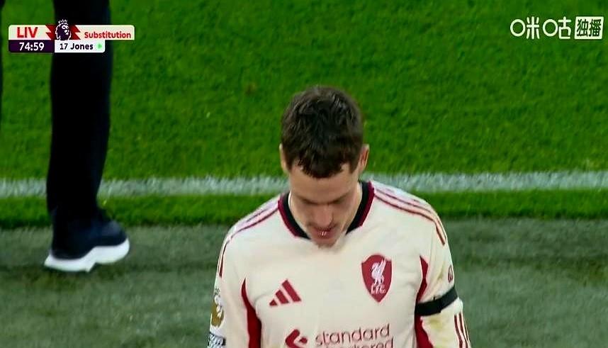 这场球踢完，利物浦球迷直接吵开锅了！不少人喊：赶紧调整萨拉赫，扶正维尔茨才是正解