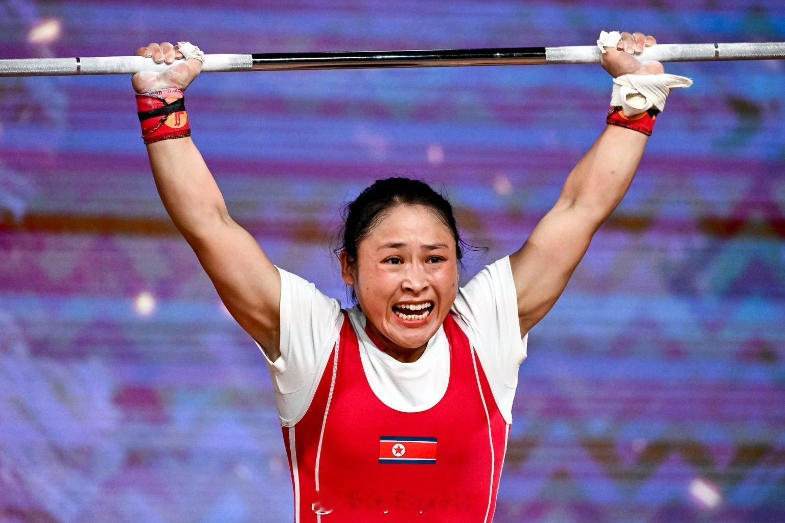 【举重世锦赛朝鲜名将四破世界纪录揽三金中国1铜】李树妙获女子举重世锦赛铜牌10