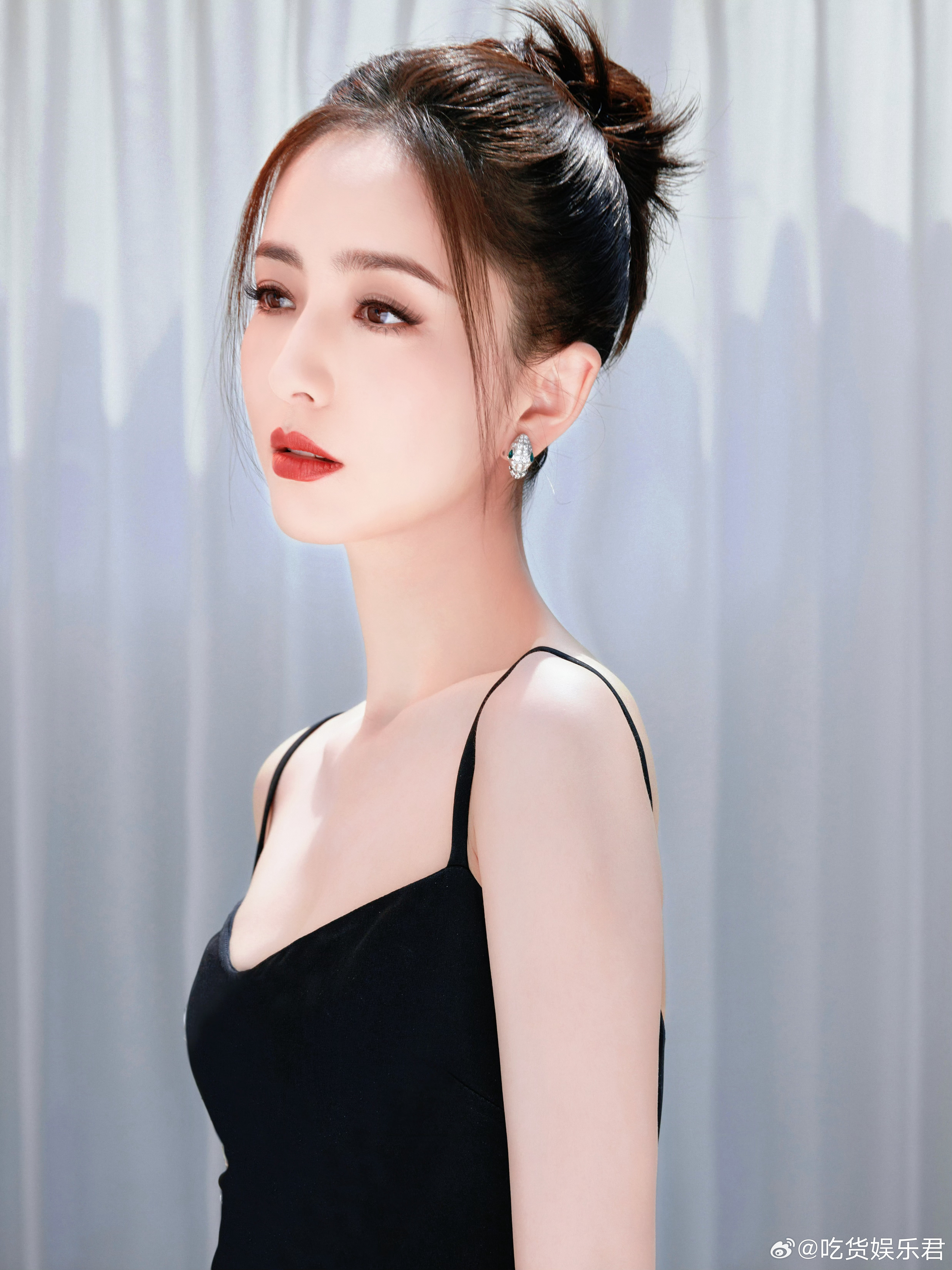 佟丽娅佟丽娅礼服第七组美图👸佟丽娅​​​