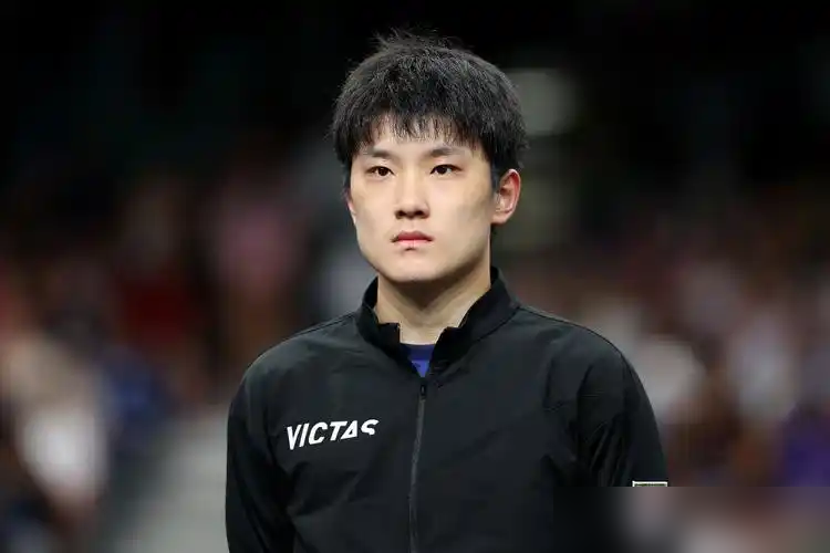 松岛辉空放话，五六成实力就能赢国乒。还顺手点了张本智和的名，说他训练老迟到。这俩人算是彻底撕破脸了。