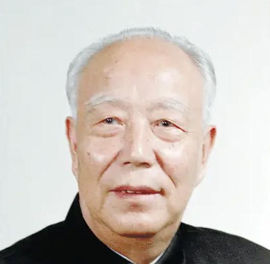 2015年离休老人葬礼上，北京前副市长下跪吓坏老人子女：我太吃惊。2015年，张