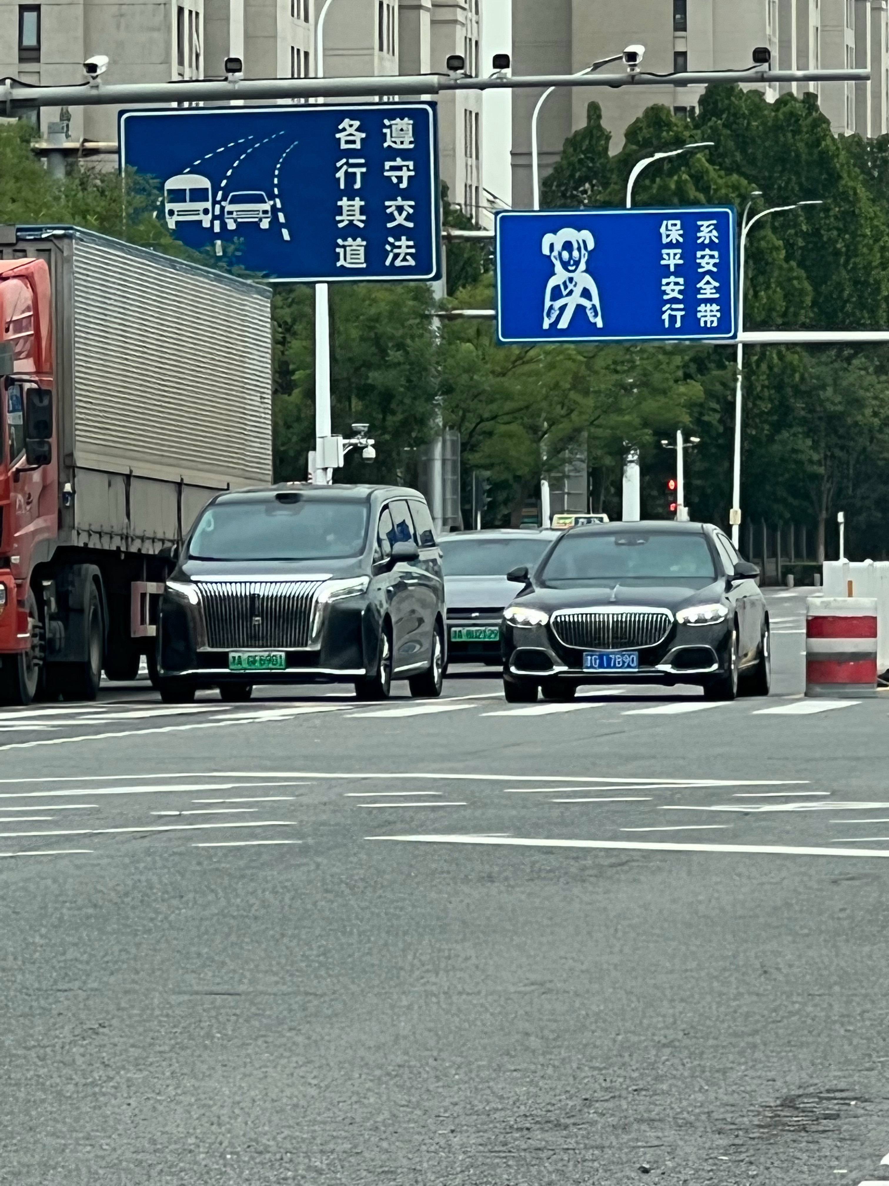 这俩停一起，是不是感觉还有点血缘关系​​​