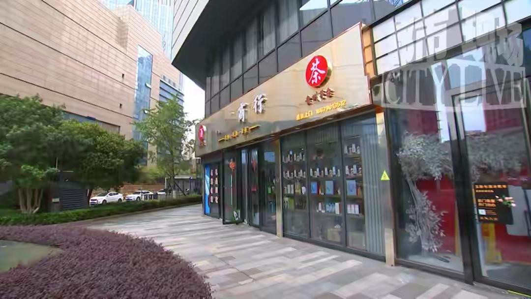 南昌红谷滩惊现茅台调包大案！女子花3.1万买三箱茅台仅4瓶真货，商家坚称离柜不认