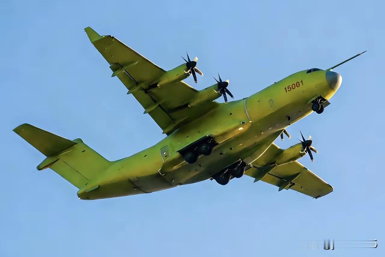 新中运的型号究竟是运-15还是运-30还有待确认。至于动力，从图片来看，可以确认