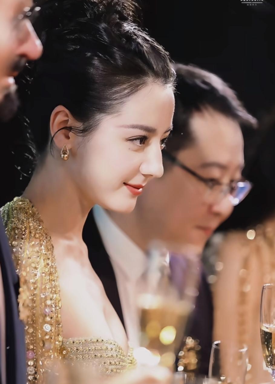 迪丽热巴的美我拒绝不了