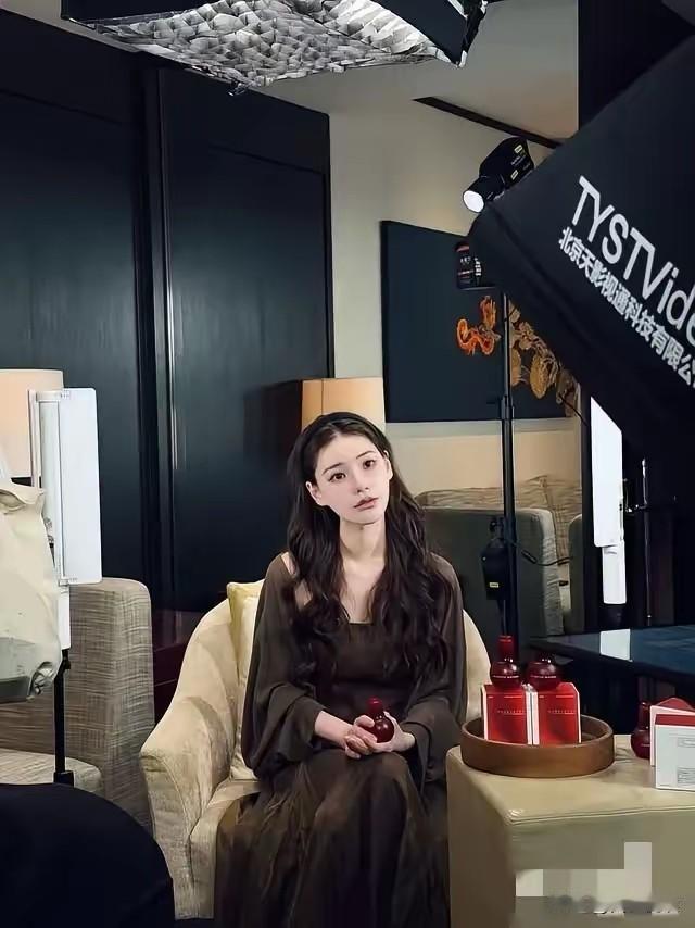 马筱梅只是生了个孩子怎么全网都产生了质疑呢估计连她自己都没想到只是按照传