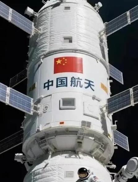 为什么大家都不提中国空间站了？因为没脸提，跟国际空间站差距太大！中国空间站可不是