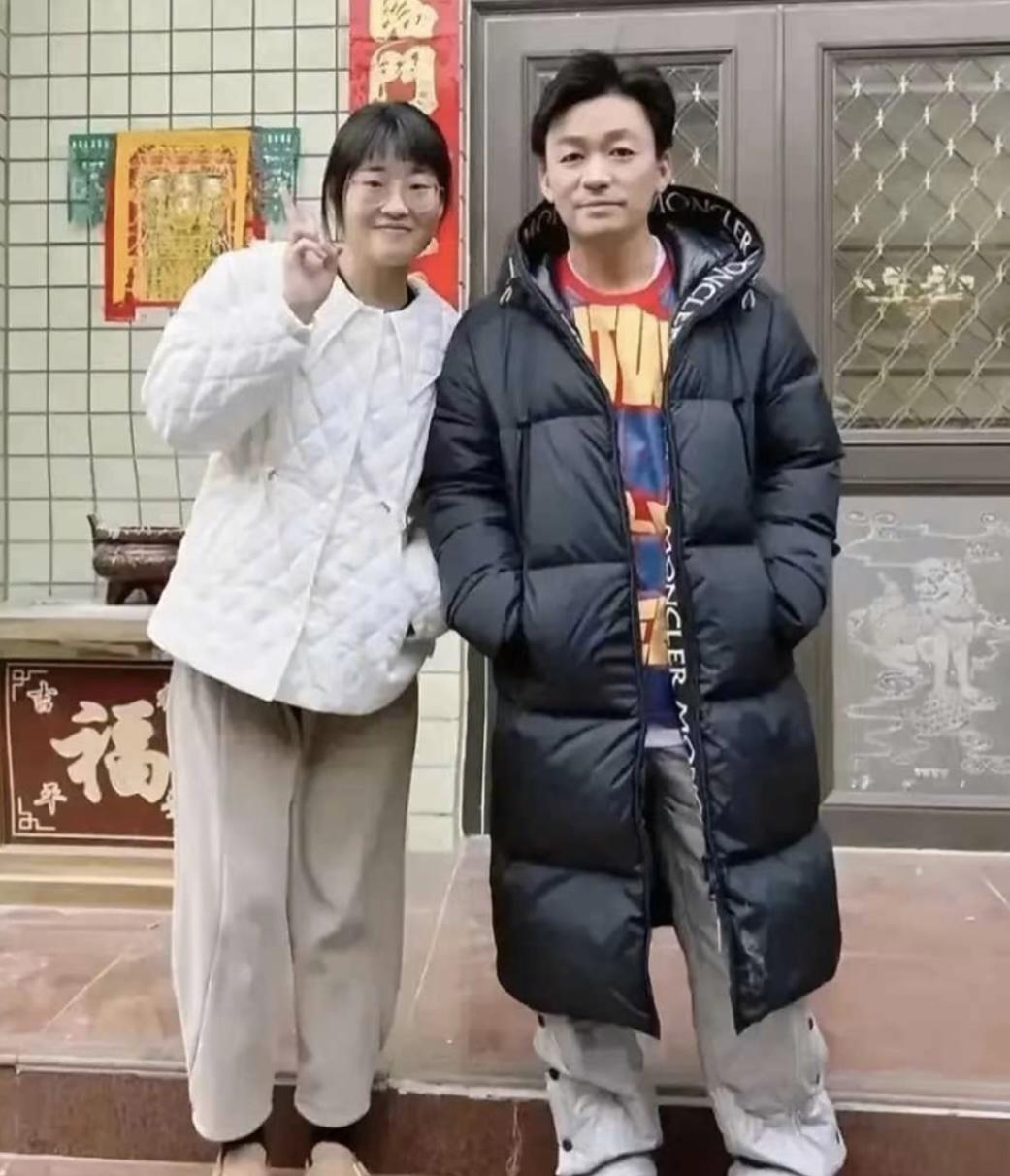 王宝强过年回家，浓浓乡情暖人心在万家团圆的春节，王宝强也回到了自己的家乡。