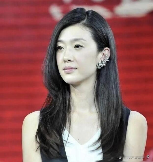 他们是有着最萌身高差的明星夫妻，182厘米的倪景阳和165身高的谢晖，别看他们身