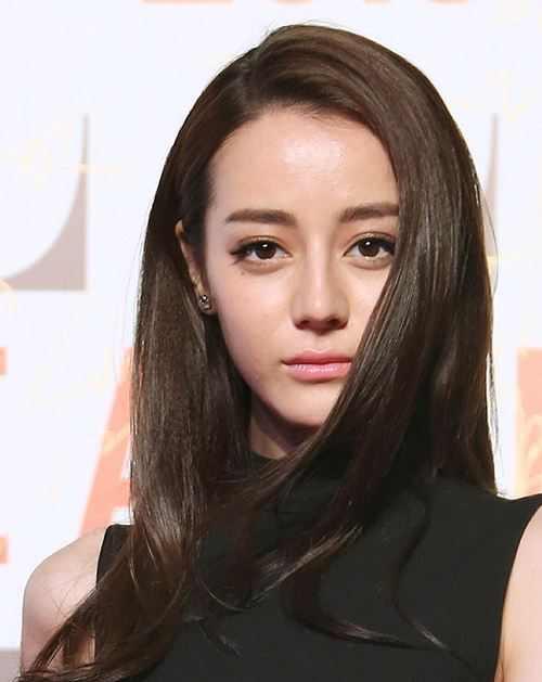 迪丽热巴成版她很漂亮 发型美过杨幂