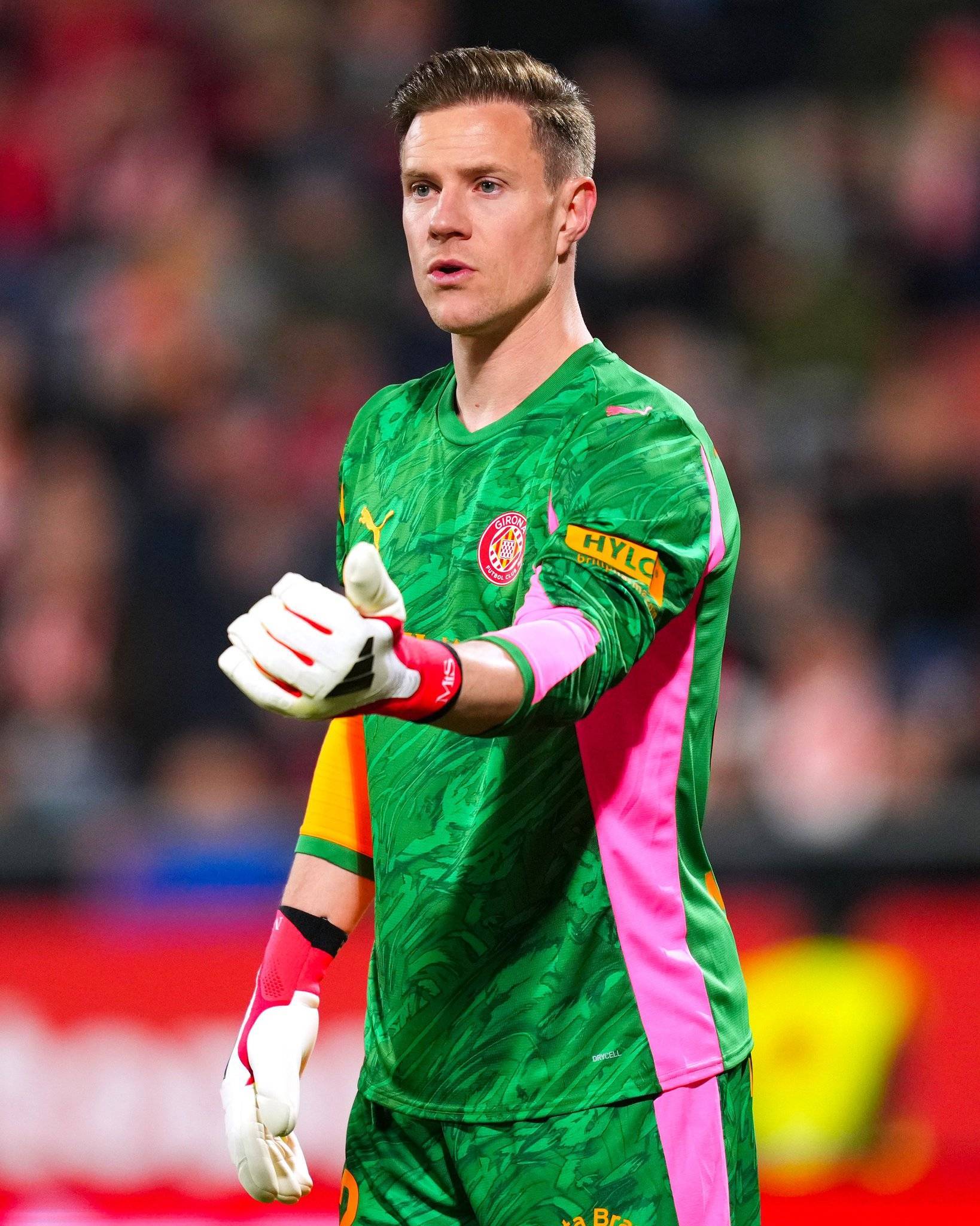 塞尔电台：特尔施特根伤停2个月，赫罗纳预计终止租借，特尔施特根重回巴塞罗那……?