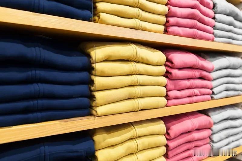 曾经的优衣库和MUJI，那可是在中国市场风光无限。11年前双十一，优衣库0点刚过