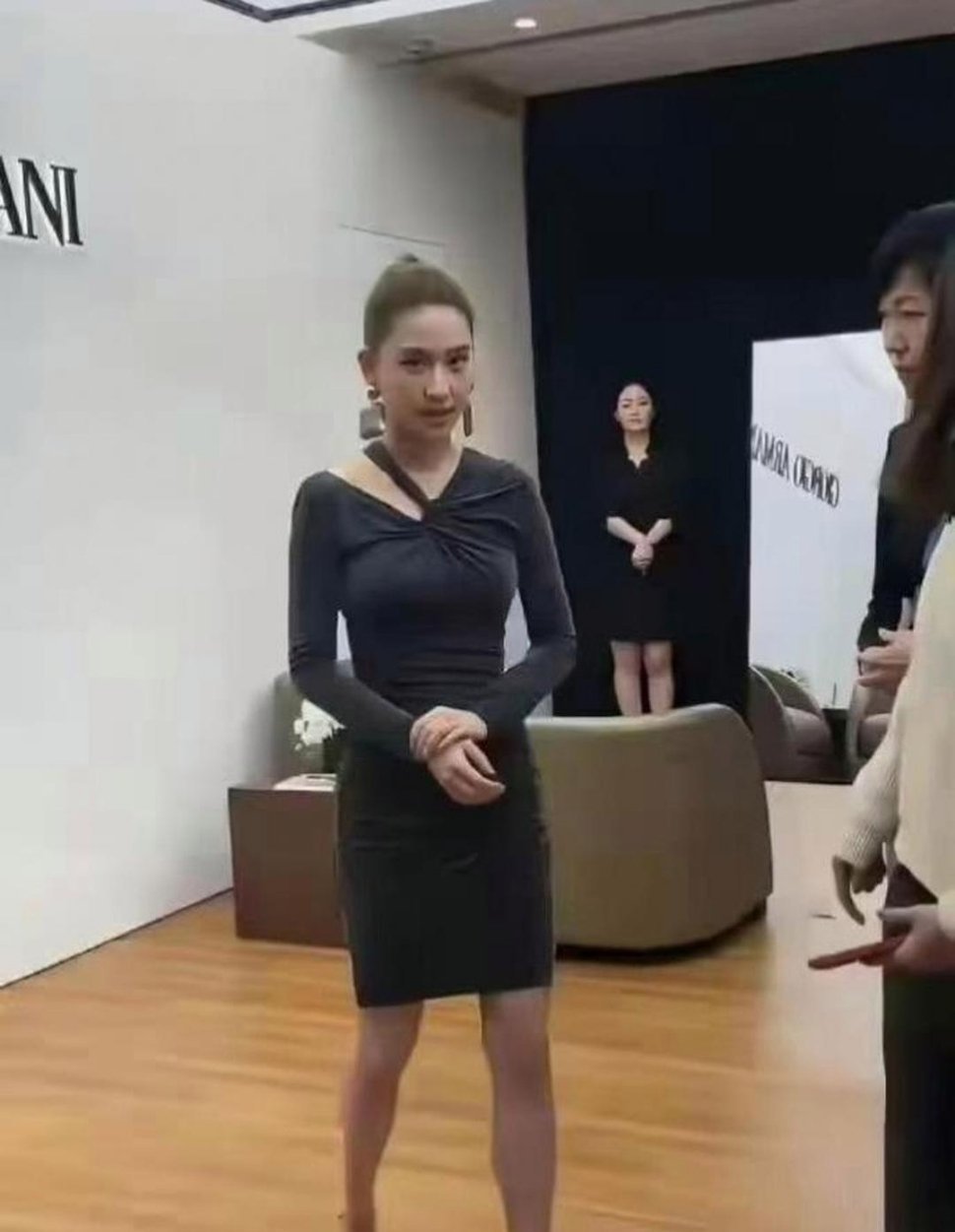 何超莲真人就长这样，没网上传的那么美
