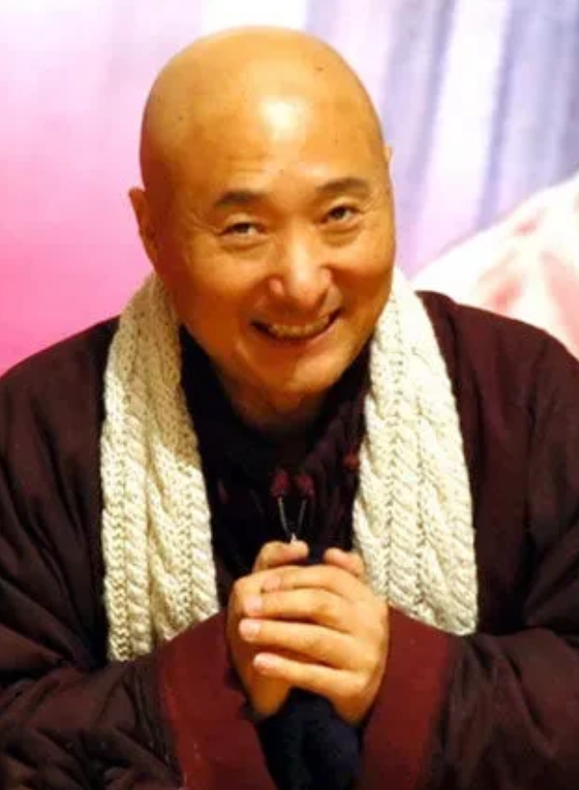 杨澜问起陈佩斯：以你的名气，参加点商演，或者多上些综艺，这样挣得多，可比你演话剧