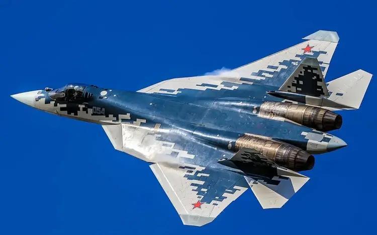 印度强国空军梦一直没有放弃，特别在去年和巴基斯坦空战吃了大亏以后，不仅大批购买法