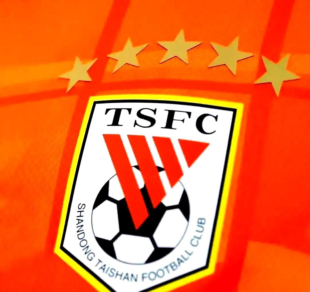 泰山队这脑子，真是转得快活得滋润！崔康熙2025年回韩国治膝盖，韩鹏临危受命