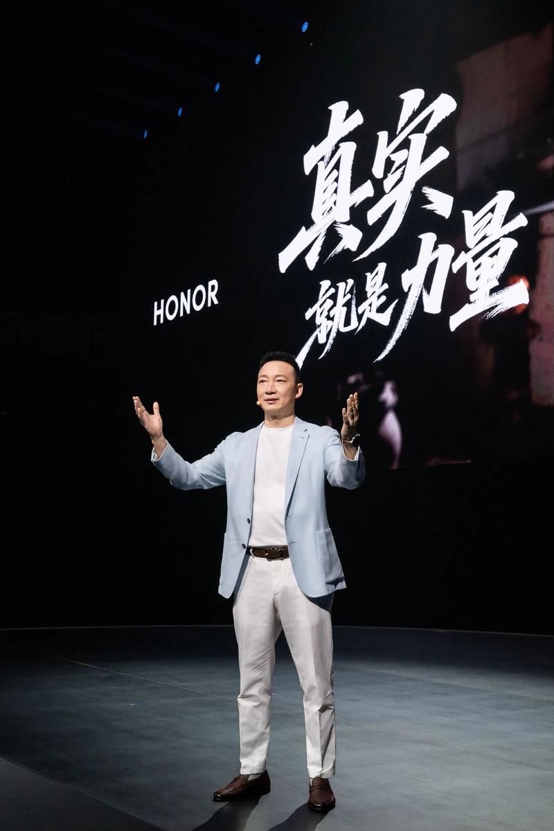 40万台预订量，RobotPhone发布当天就卖光了荣耀RobotPho