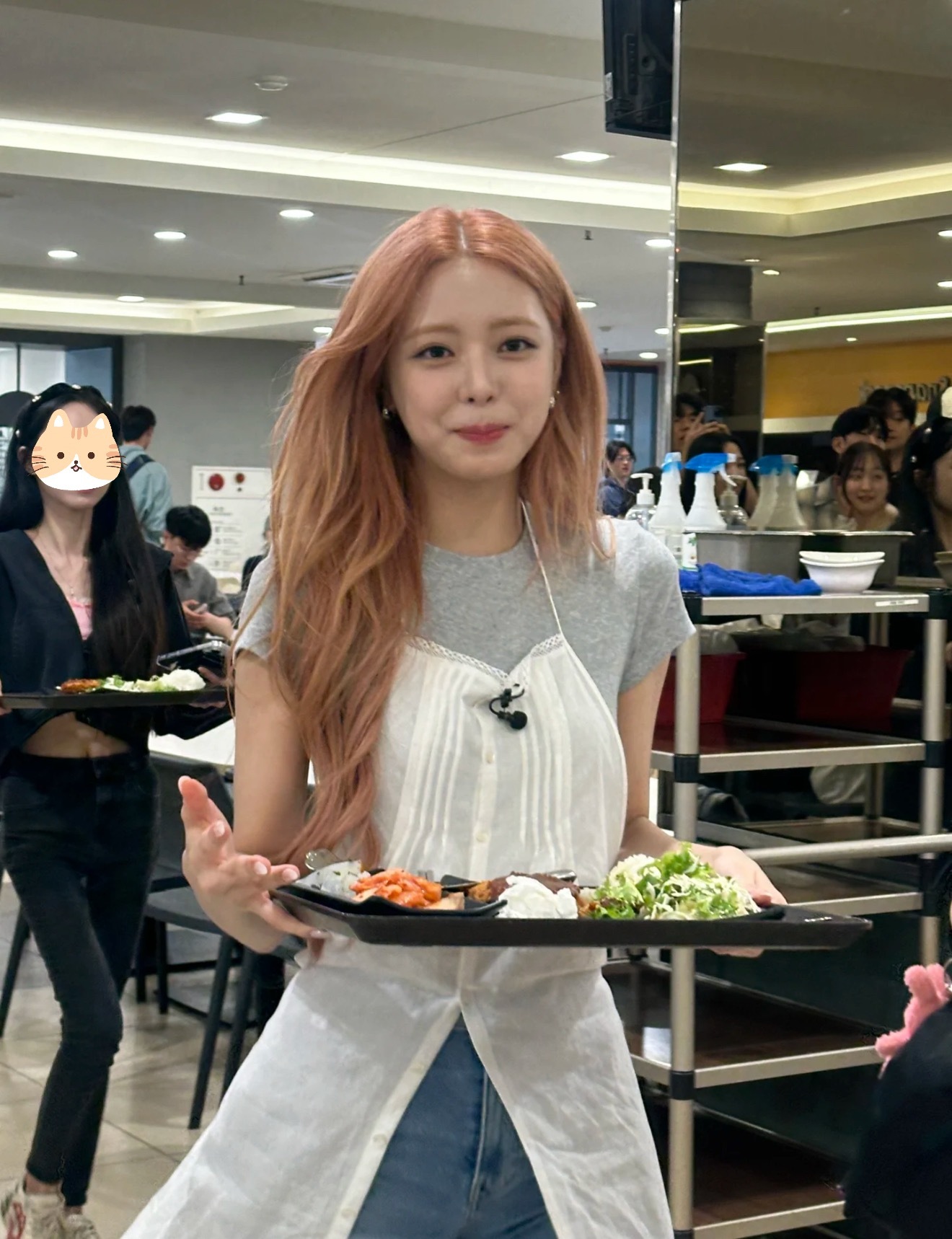 大学食堂偶遇申有娜，很萌的一个宝宝​​​