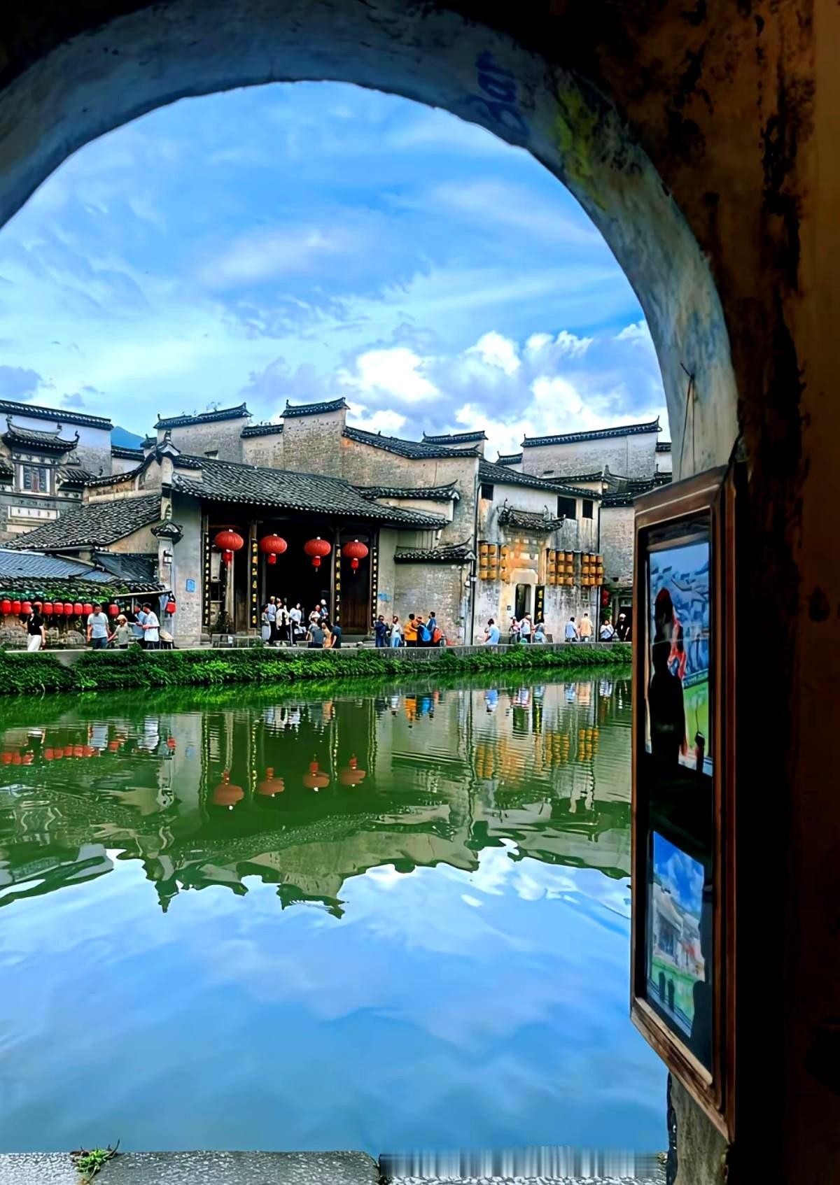 我退休金开3200，每个月到20号准时开退休金。这都是当初交养老保险的好处。