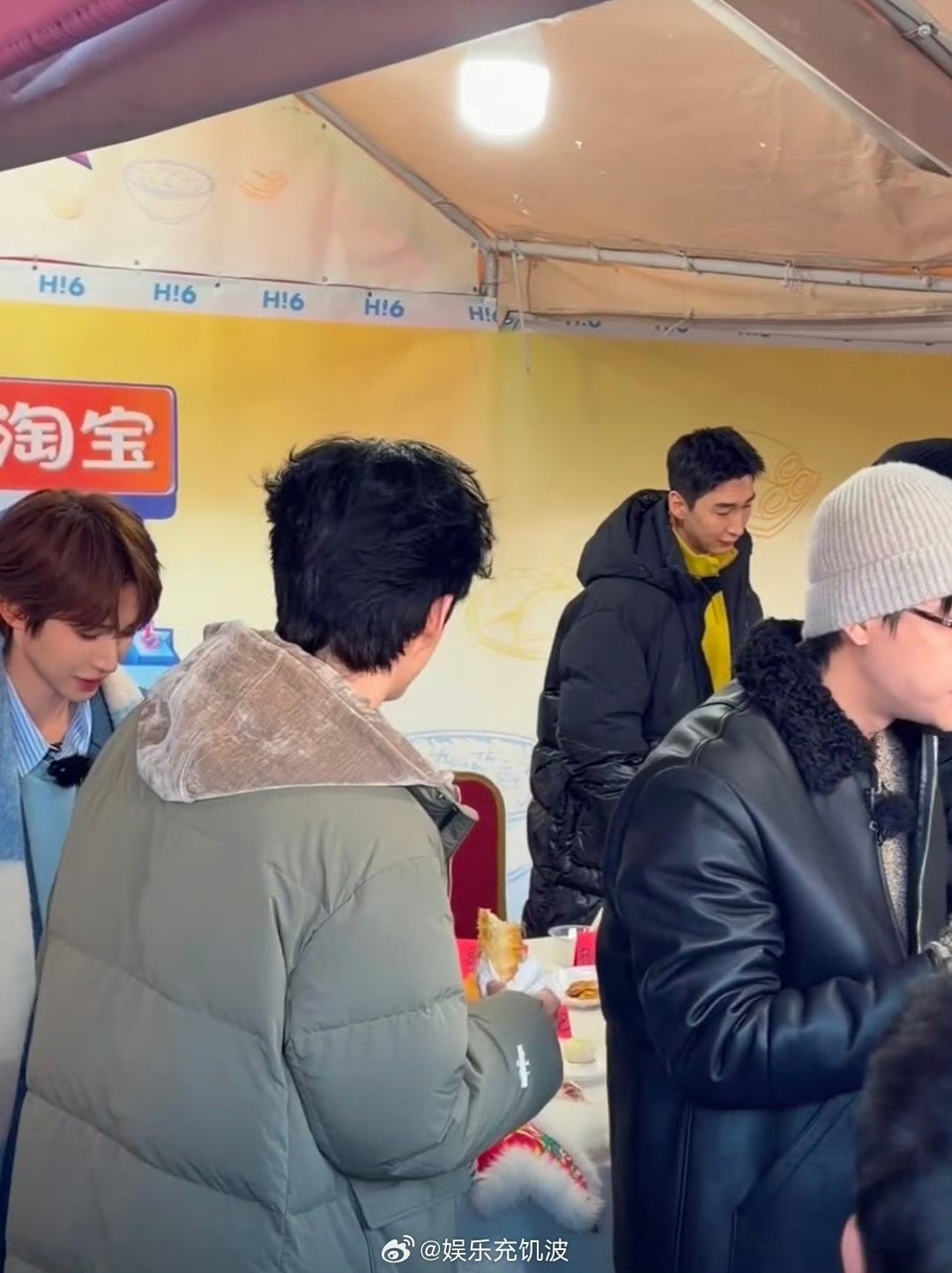 hi6打卡长春冰雪你好星期六救命！Hi6长春户外特辑太会了！现场人多到挤不进去