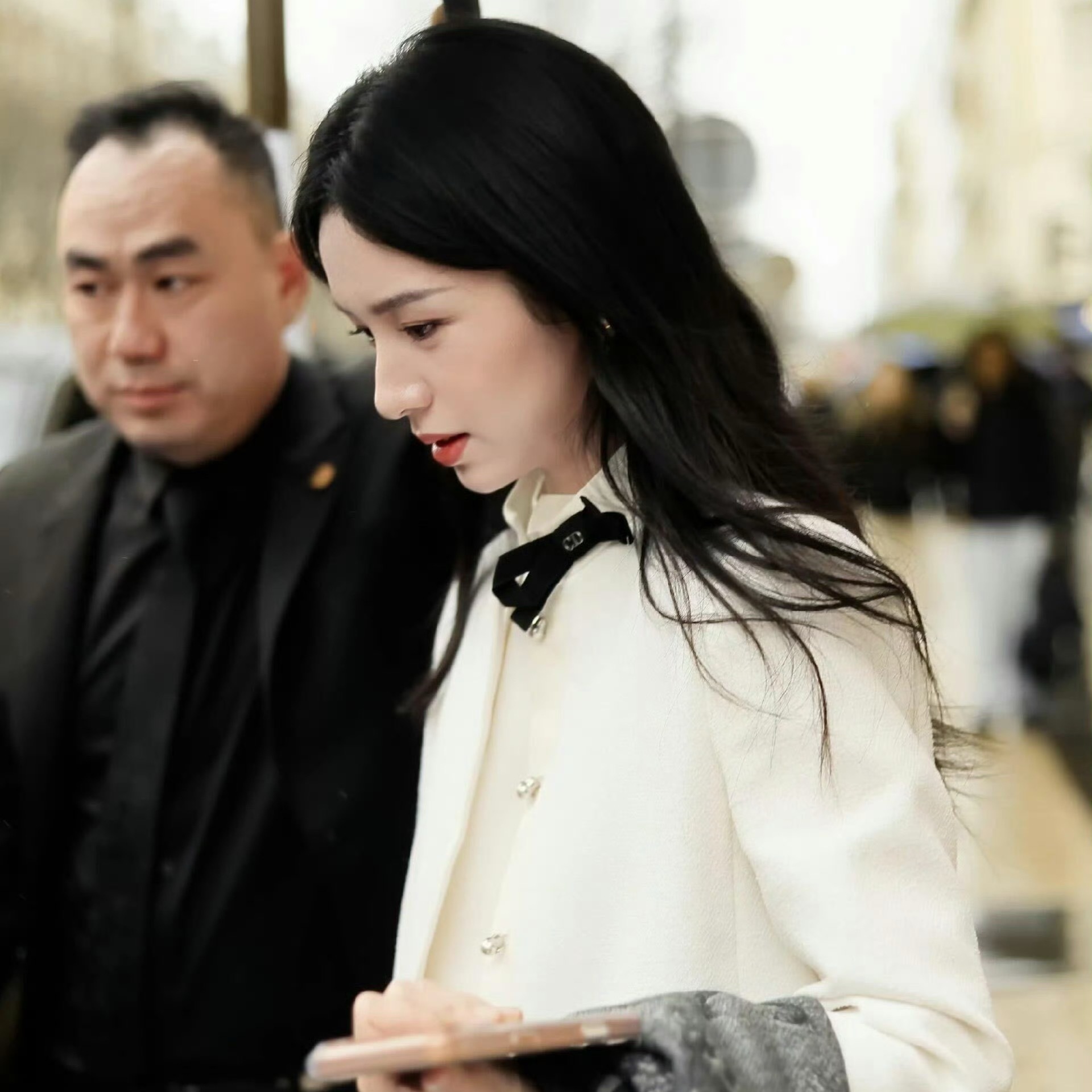 娃去踢球了～他下车奔跑到队伍中的时候～我心情愉悦😊！太愉悦了！回家买了一杯