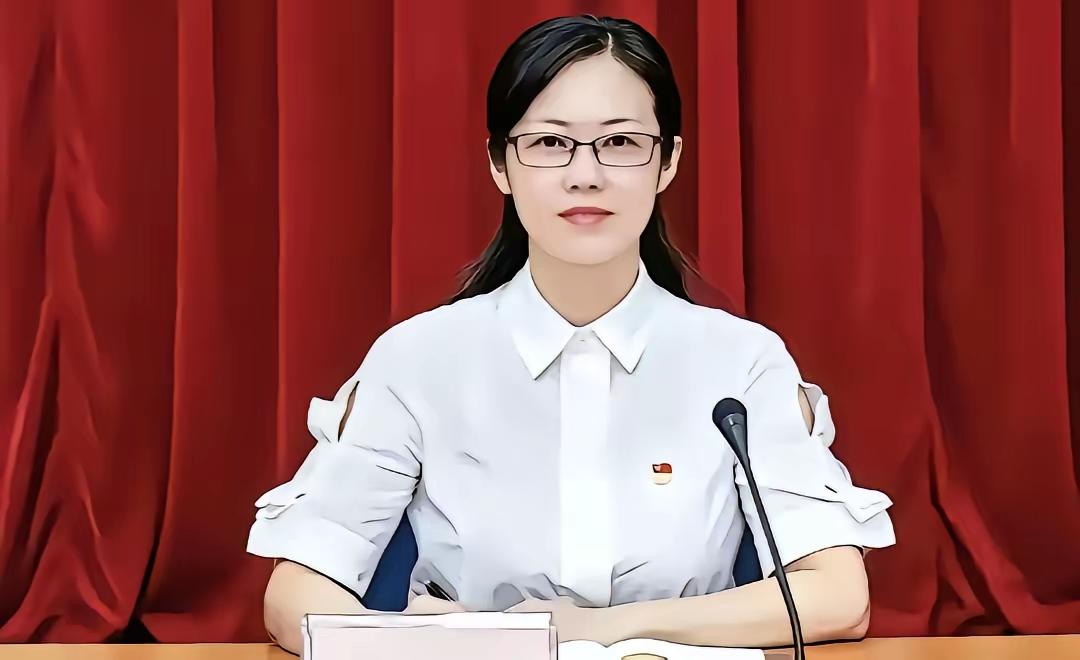 不带这样逗人玩的！李福惠，女，1975年出生，5岁上学？大学毕业在商场当卖货