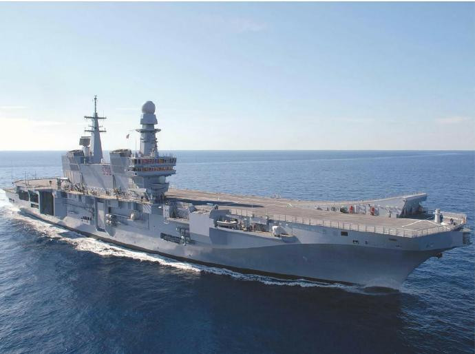 每天认识一件兵器意大利“加富尔”号航空母舰“加富尔”号航空母舰是意大利在21世