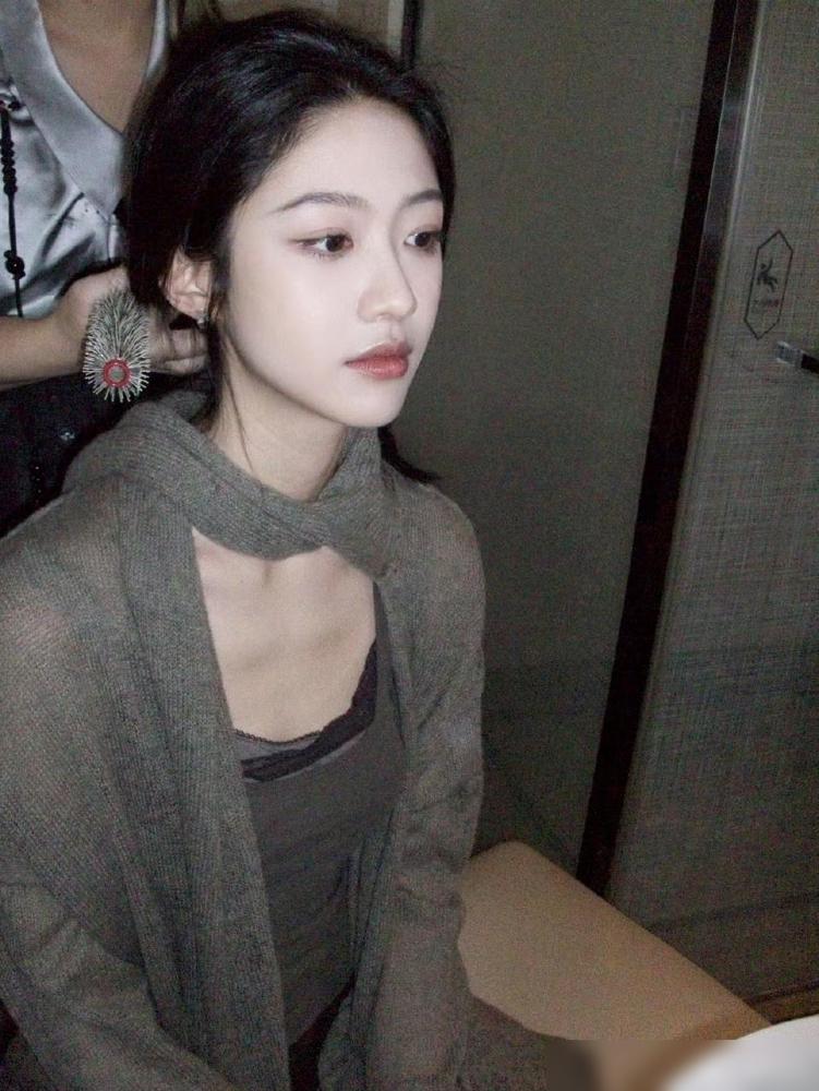 她比孙千年龄小，《大生意人》剧中没有常玉儿幸福，却凭借男配走红了！大概就是在