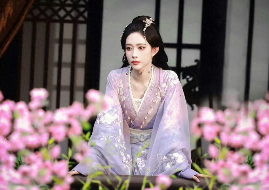 孟子义《百花杀》路透曝光！紫衣端庄红衣惊艳，男主状态很惊喜！