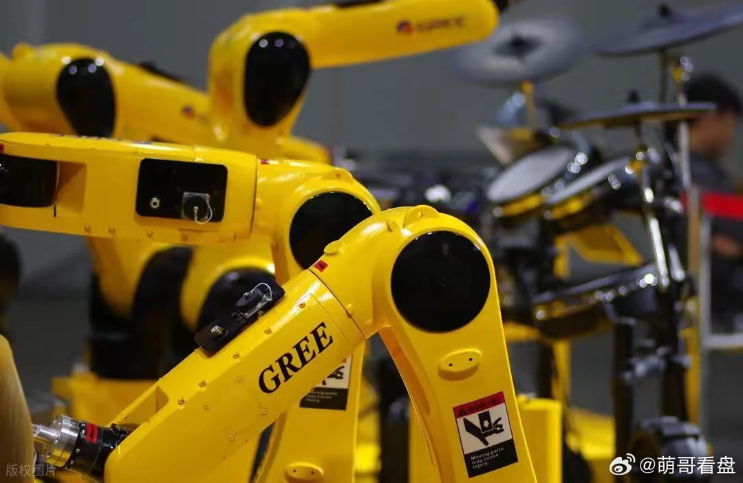 美国越封杀，大疆越强大！全球70%无人机都来自中国这座城，凭什么？福布斯十年前就