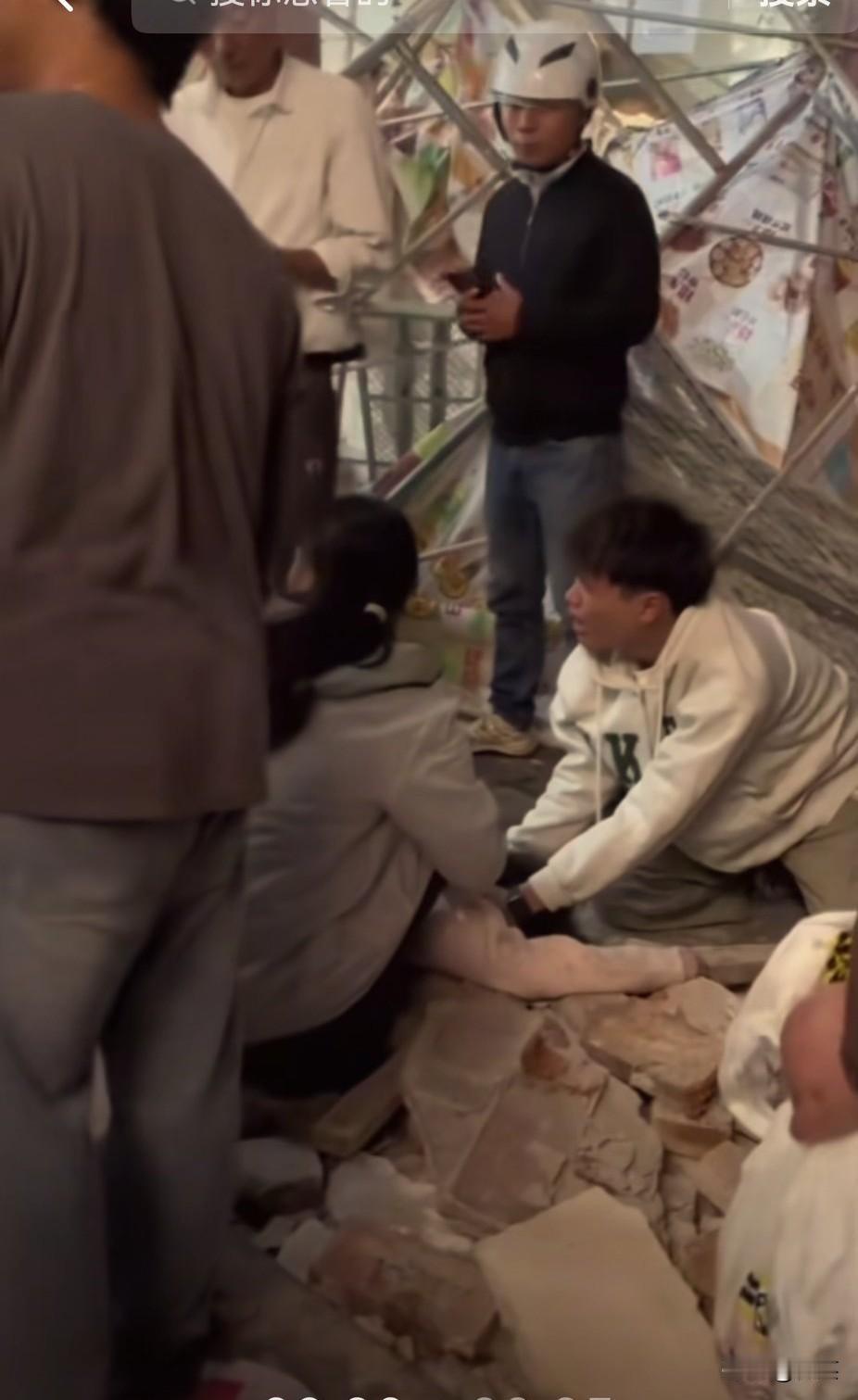 沙这一次坍塌事件，遇难的这个女生真的不敢想象会给这个男生造成多大的阴影，估计一