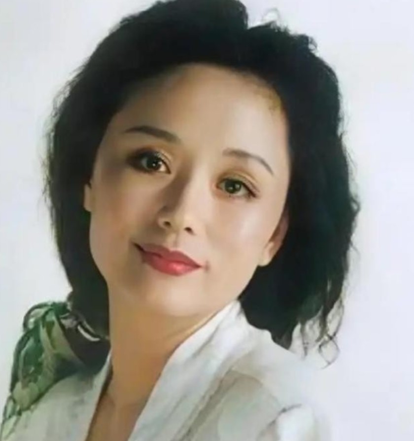 1979年，饰演潘金莲的廖学秋因为拍戏，和老公分别了六个月，她归心似箭，往家赶，