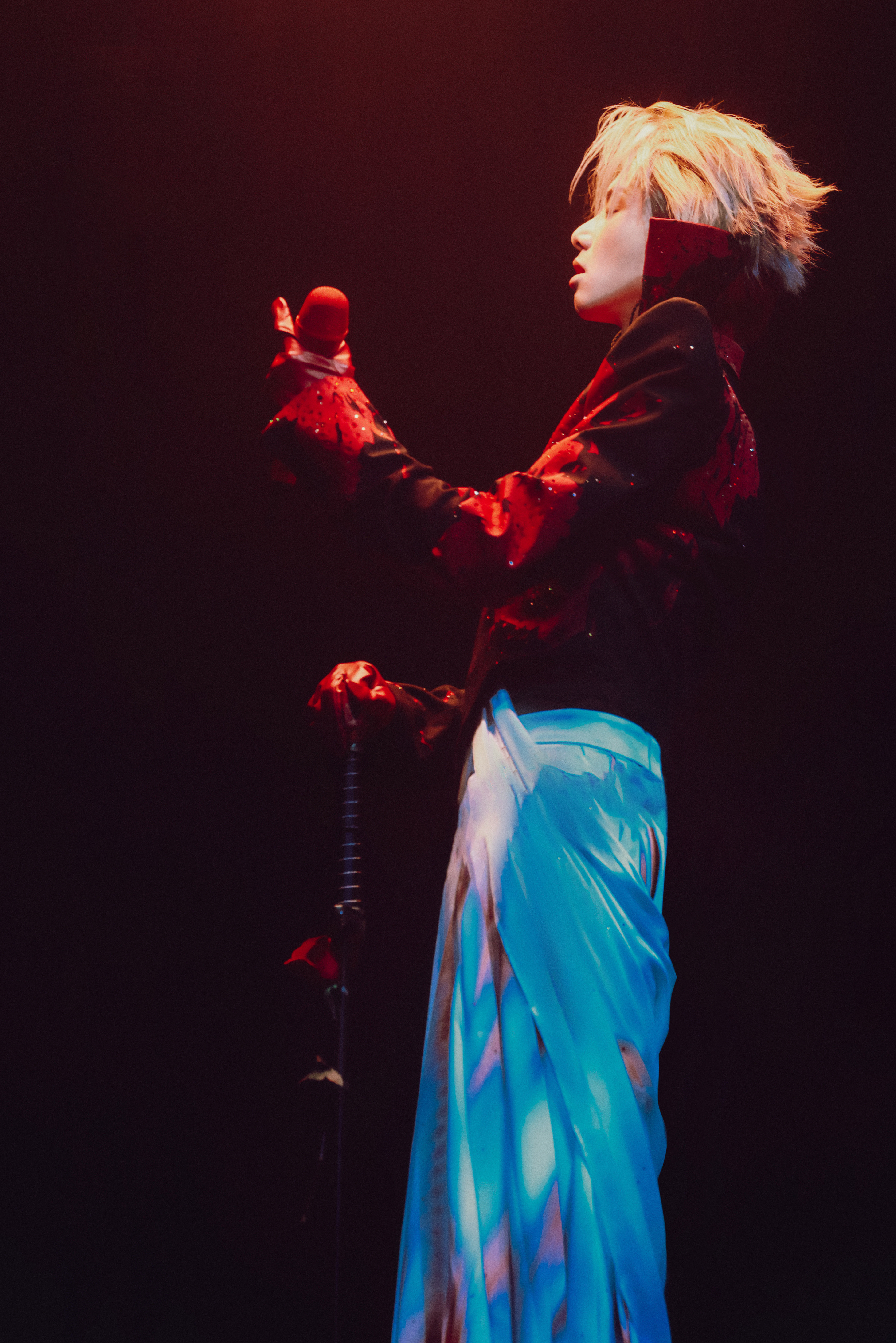 华晨宇玫瑰权杖夯爆了氛围感的神来着！！！