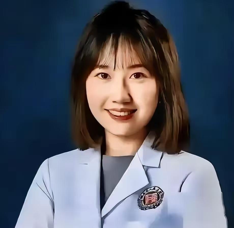 看到一个让人特别可惜的消息。湖南省人民医院眼科医生曾琦，正式离职了。十几年的三甲