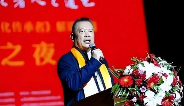 世界洪门总会向全球华人社会扔出“重磅炸弹”——以最直接、最不留情的方式，宣布与左