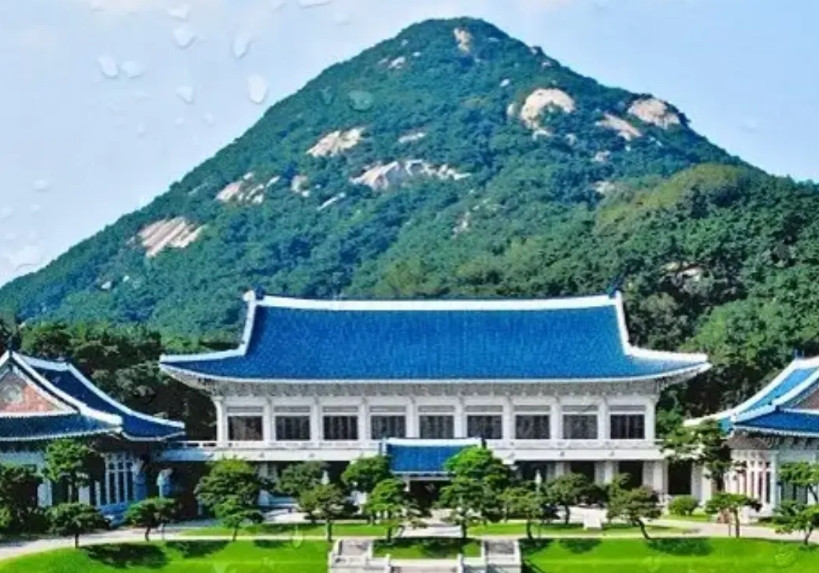 破除“青瓦台魔咒”，李在明下狠手，把韩国那个“权势滔天”的检察厅给废了！“无所