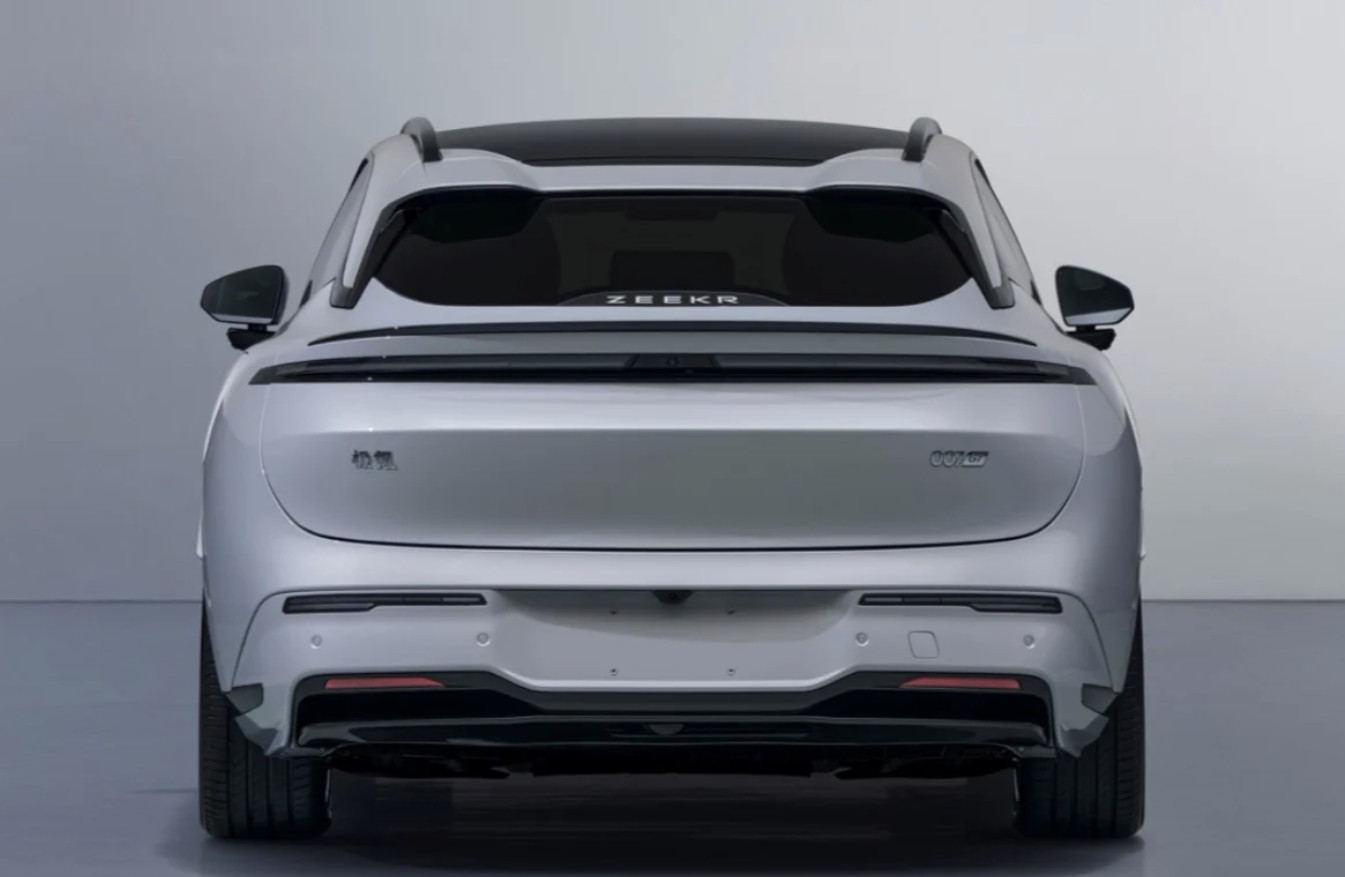 成本扛不住！焕新极氪007GT预计上调5000-8000元，二季度上市。新车搭载