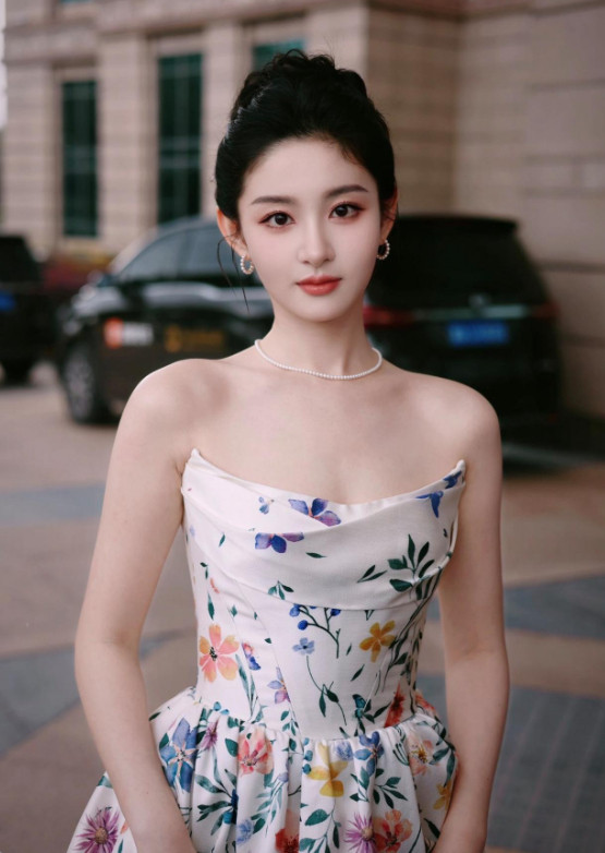 白鹿官宣离开欢娱，看似体面告别，但能看出于正心中并无太多不舍。他早已规划好新人接