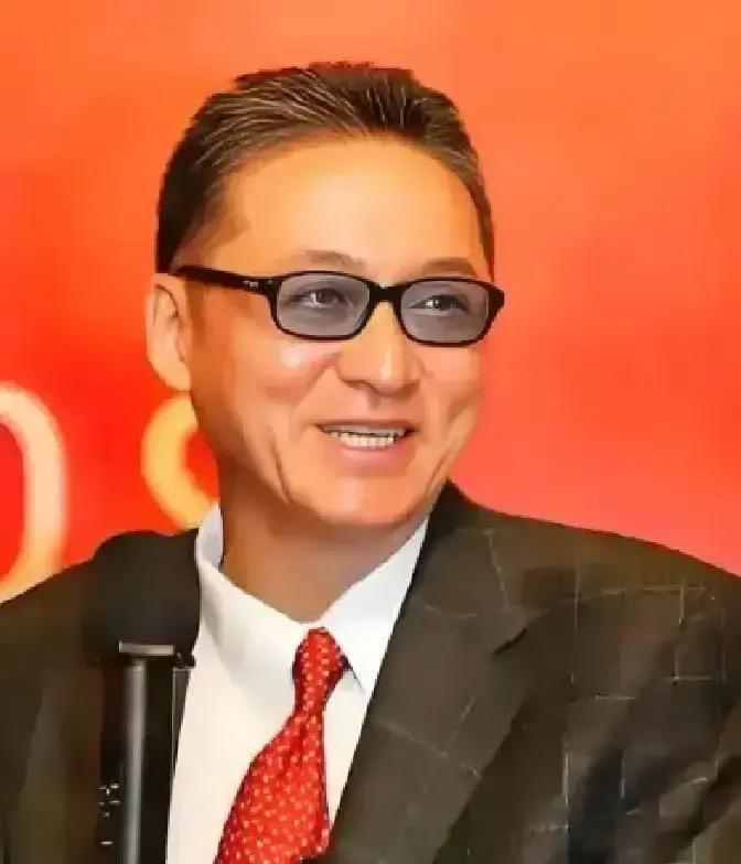 李敖给七个兄弟姐妹挨个打电话，七个全拒绝了。最后一个弟弟在加拿大说“孩子走不开，